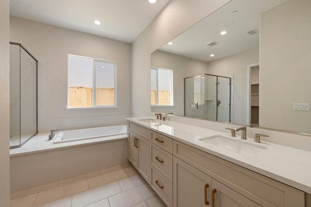 3080 Wisteria Dr, Lodi, CA 95242