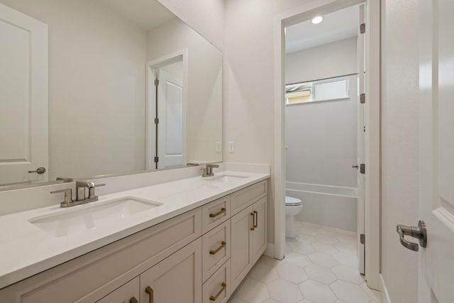 3080 Wisteria Dr, Lodi, CA 95242
