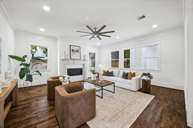 720 Oxford Street, Houston, TX 77007