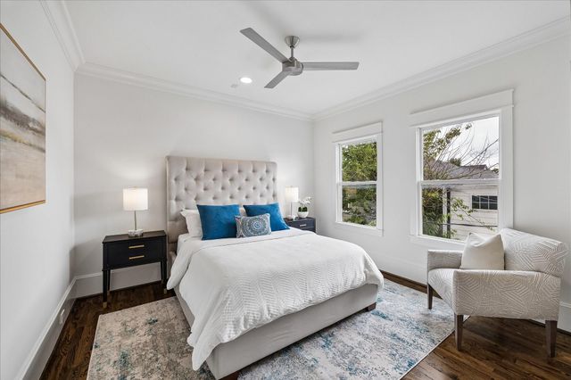 720 Oxford Street, Houston, TX 77007