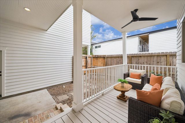 720 Oxford Street, Houston, TX 77007