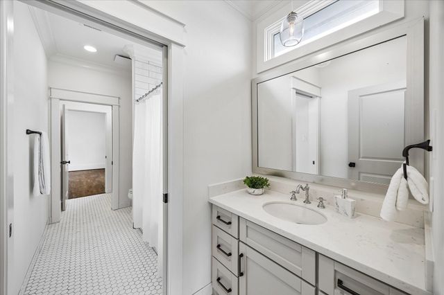 720 Oxford Street, Houston, TX 77007