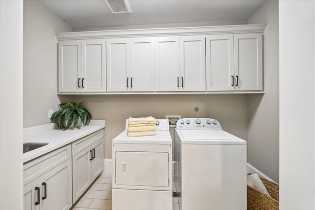 720 Oxford Street, Houston, TX 77007