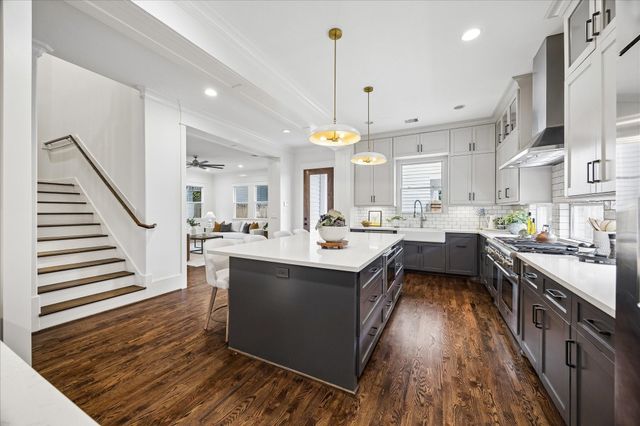 720 Oxford Street, Houston, TX 77007