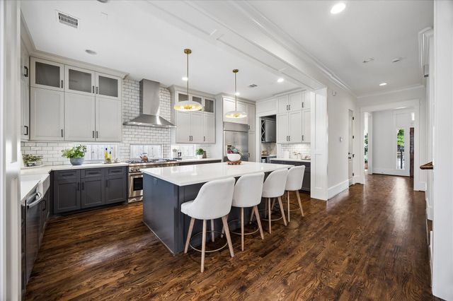 720 Oxford Street, Houston, TX 77007