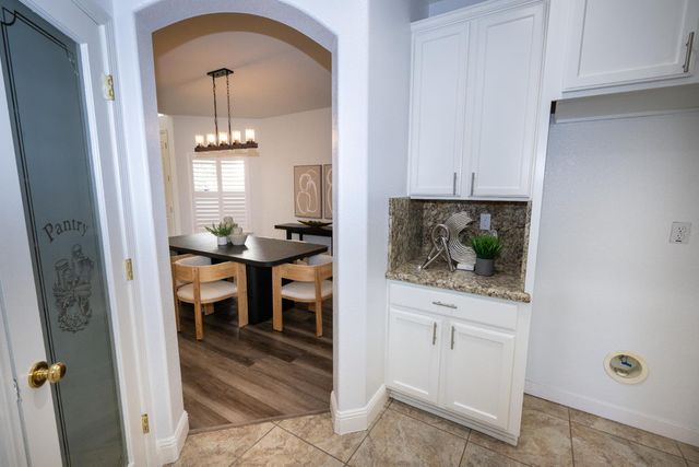10208 Jenny Lynn Way, Elk Grove, CA 95757