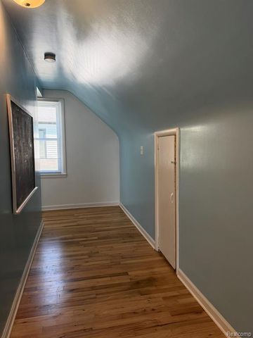 160 Ascot Avenue, Waterford, MI 48328