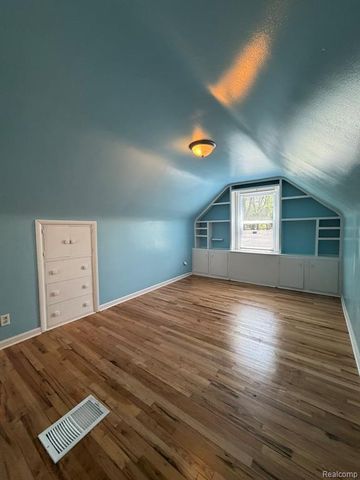 160 Ascot Avenue, Waterford, MI 48328