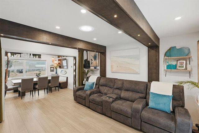 3698 61ST WAY N, St Petersburg, FL 33710