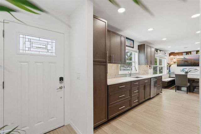 3698 61ST WAY N, St Petersburg, FL 33710