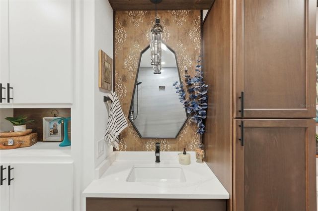 3698 61ST WAY N, St Petersburg, FL 33710