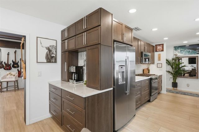 3698 61ST WAY N, St Petersburg, FL 33710