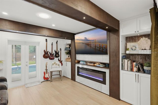 3698 61ST WAY N, St Petersburg, FL 33710