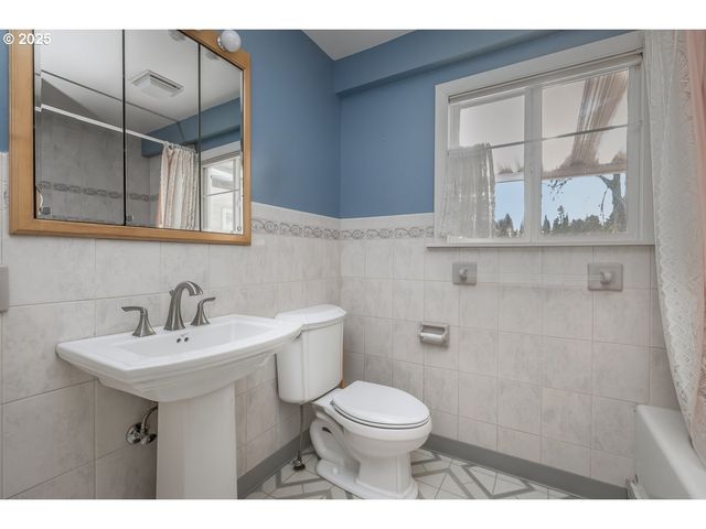 23990 Sw TILE FLAT Rd, Hillsboro, OR 97123