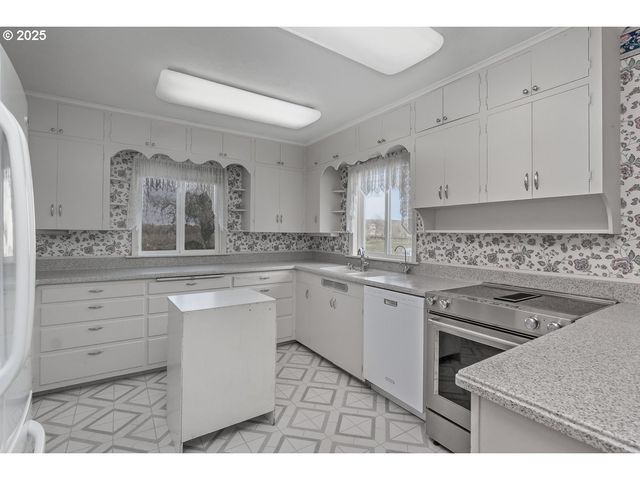 23990 Sw TILE FLAT Rd, Hillsboro, OR 97123