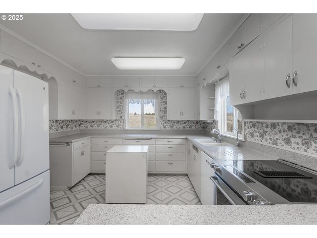 23990 Sw TILE FLAT Rd, Hillsboro, OR 97123