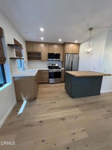 101 N Santa Rosa Street, Ventura, CA 93001