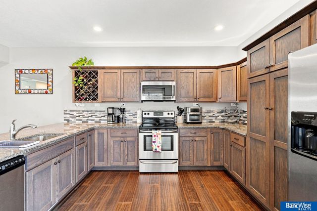 7056 Kentwell Lane, Lincoln, NE 68516