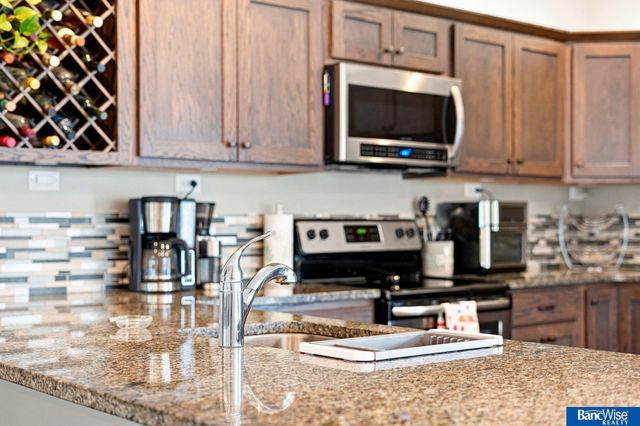 7056 Kentwell Lane, Lincoln, NE 68516