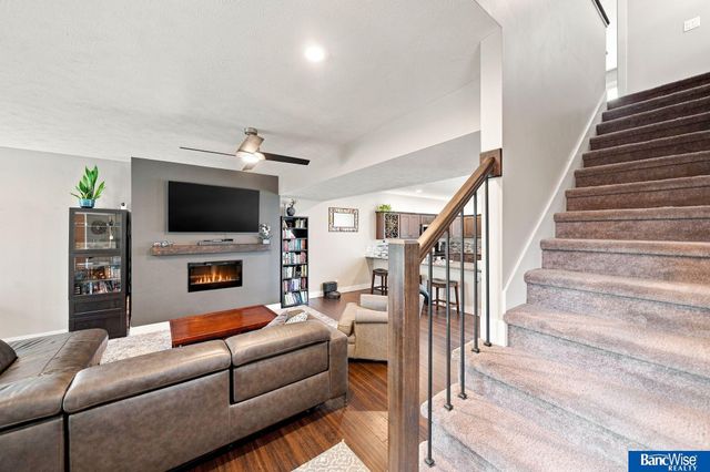 7056 Kentwell Lane, Lincoln, NE 68516