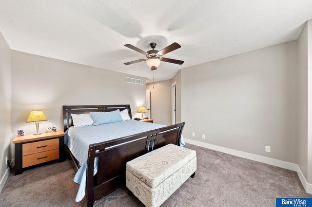 7056 Kentwell Lane, Lincoln, NE 68516
