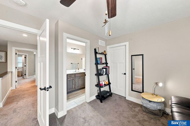 7056 Kentwell Lane, Lincoln, NE 68516