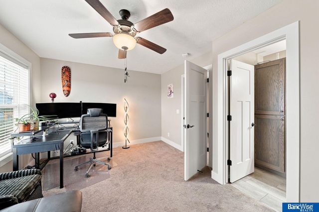 7056 Kentwell Lane, Lincoln, NE 68516
