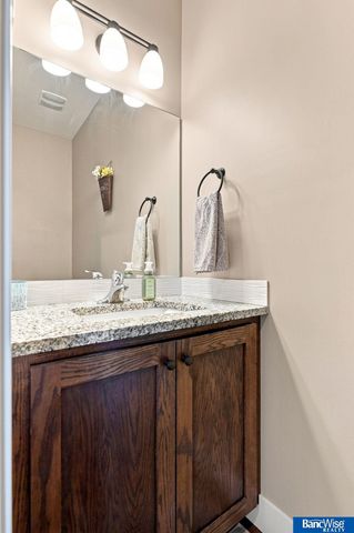 7056 Kentwell Lane, Lincoln, NE 68516