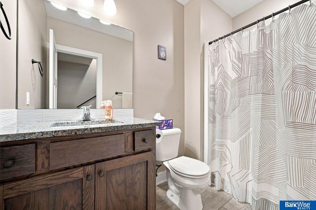 7056 Kentwell Lane, Lincoln, NE 68516