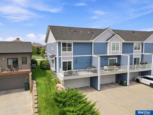 7056 Kentwell Lane, Lincoln, NE 68516