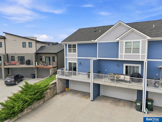 7056 Kentwell Lane, Lincoln, NE 68516