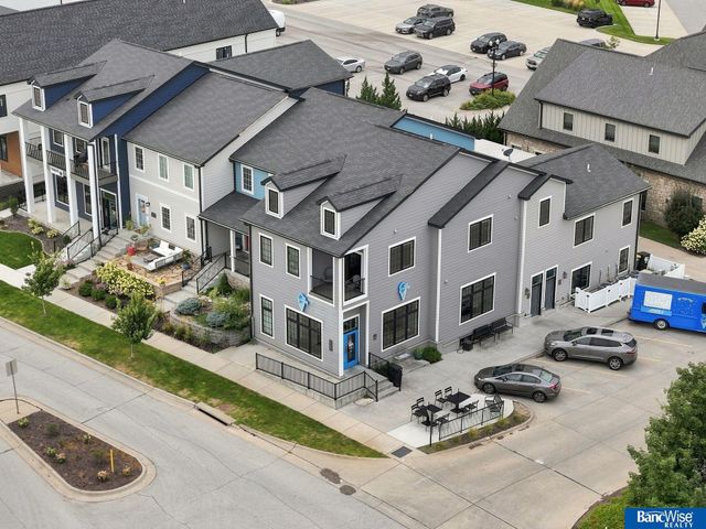 7056 Kentwell Lane, Lincoln, NE 68516