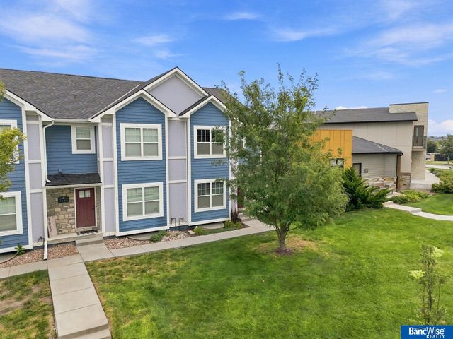 7056 Kentwell Lane, Lincoln, NE 68516