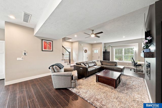 7056 Kentwell Lane, Lincoln, NE 68516