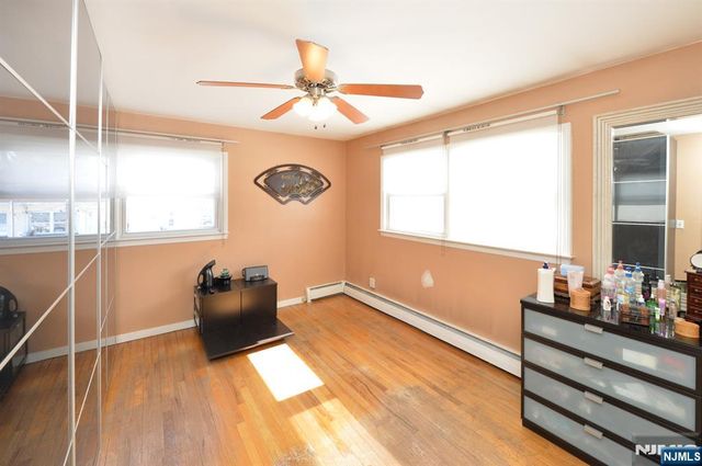 454 E Ridgewood Avenue, Paramus, NJ 07652