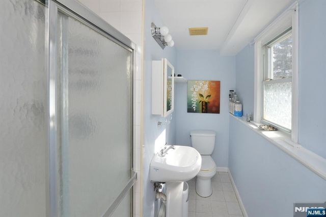 454 E Ridgewood Avenue, Paramus, NJ 07652