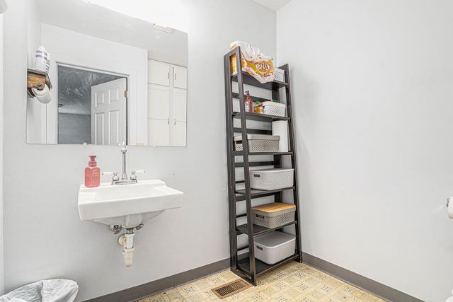 1707 Miller Road, Kalamazoo City, MI 49001