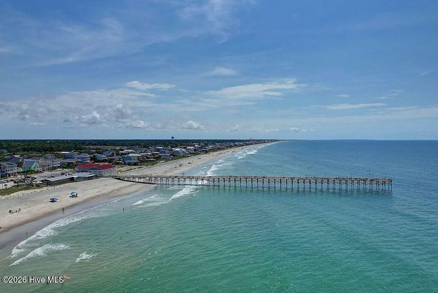108 NE 36th Street, Oak Island, NC 28465