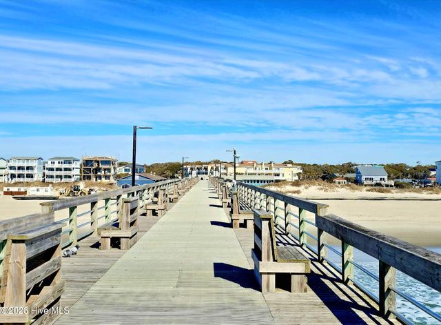 108 NE 36th Street, Oak Island, NC 28465