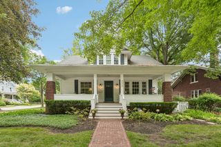 335 E Liberty Street, Barrington, IL 60010