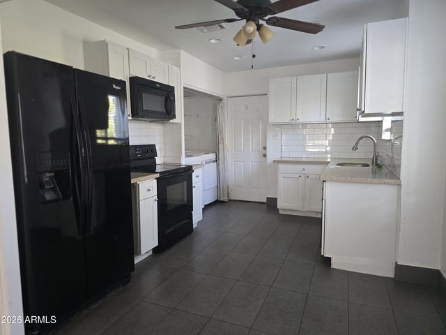 709 E WELDON Avenue, Phoenix, AZ 85014