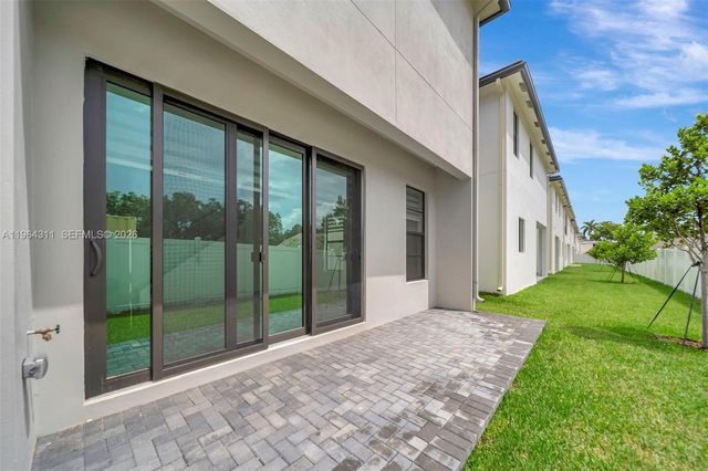 1454 SW 23rd St, Fort Lauderdale, FL 33315