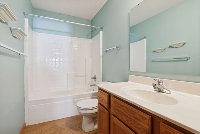 4905 Narcissus Lane N, Plymouth, MN 55446