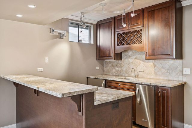 4905 Narcissus Lane N, Plymouth, MN 55446