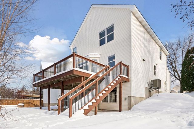 4905 Narcissus Lane N, Plymouth, MN 55446