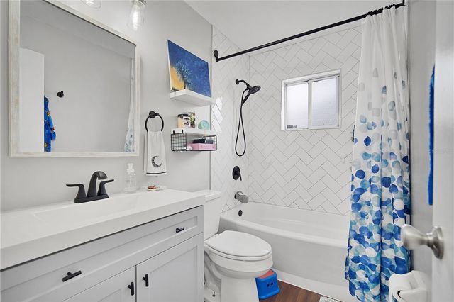 2324 WOODLEAF COURT, Orlando, FL 32837