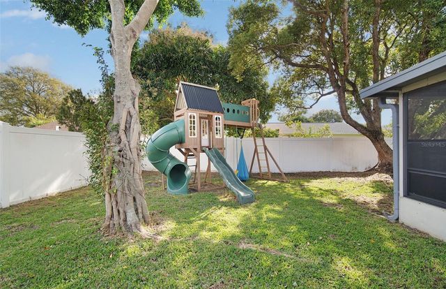 2324 WOODLEAF COURT, Orlando, FL 32837