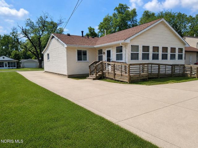 1906 Newport Avenue, Toledo, OH 43613