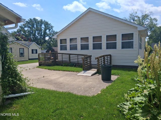 1906 Newport Avenue, Toledo, OH 43613