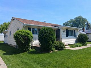 1906 Newport Avenue, Toledo, OH 43613